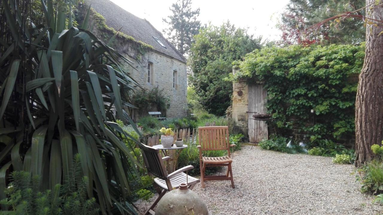 La Malposte Bed & Breakfast Reviers Exterior photo