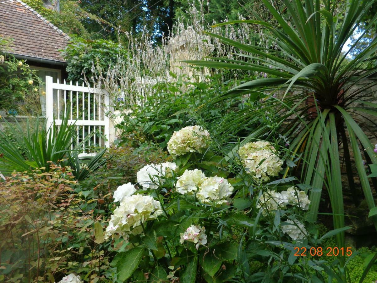 La Malposte Bed & Breakfast Reviers Exterior photo
